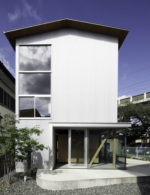 Casa en Minamigata / Yutaka Yoshida Architect & Associates - Fotografía exterior, Balcón