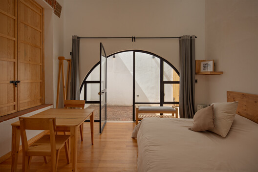 Hacienda Amalucan / Taller Eduardo Audirac Hacienda Amalucan / Taller Eduardo Audirac - Interior Photography, Bedroom, Wood, Lighting, Bed, Chair