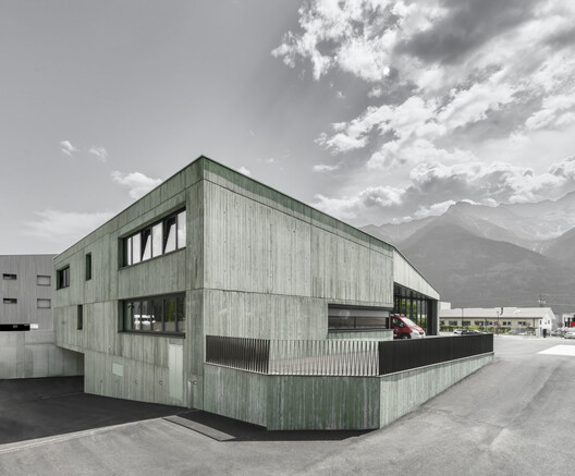 Centro de Protección Civil / Roland Baldi Architects Centro de Protección Civil / Roland Baldi Architects - Fotografía exterior, Concreto