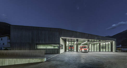 Centro de Protección Civil / Roland Baldi Architects Centro de Protección Civil / Roland Baldi Architects - Fotografía exterior, Concreto
