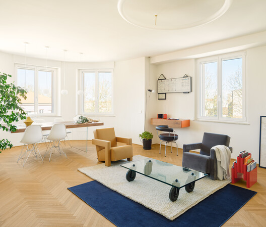 CASA MG / Startup Architettura - 室内图, 起居室, 木头, 桌子, 椅子, 灯, 沙发