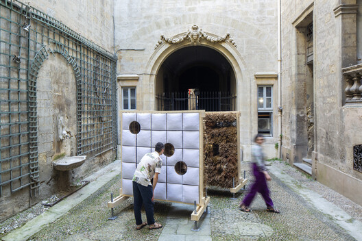 Chaume Sublimé / COAT Chaume Sublimé / COAT - Exterior Photography, Courtyard