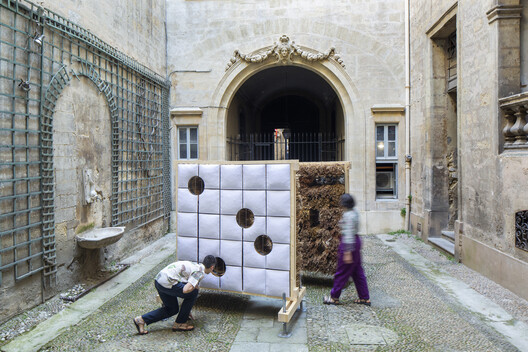 Chaume Sublimé / COAT Chaume Sublimé / COAT - Exterior Photography, Concrete, Courtyard