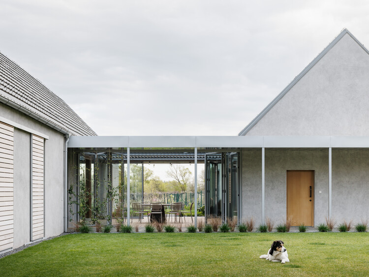 House by the Vineyard / ARCHITEKTI mikulaj & mikulajova - Exterior Photography, House Interiors, Courtyard