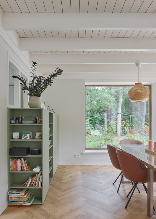 Family home Eemnes / Kumiki Family home Eemnes / Kumiki - Interior Photography, Wood, Shelving, Lighting, Table, Chair