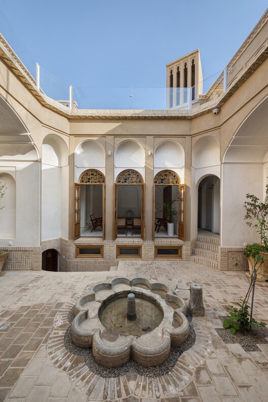 Casa Minoudar / harandi & harandi architects Casa Minoudar / harandi & harandi architects - Fotografía exterior, Patio interior, Arcada