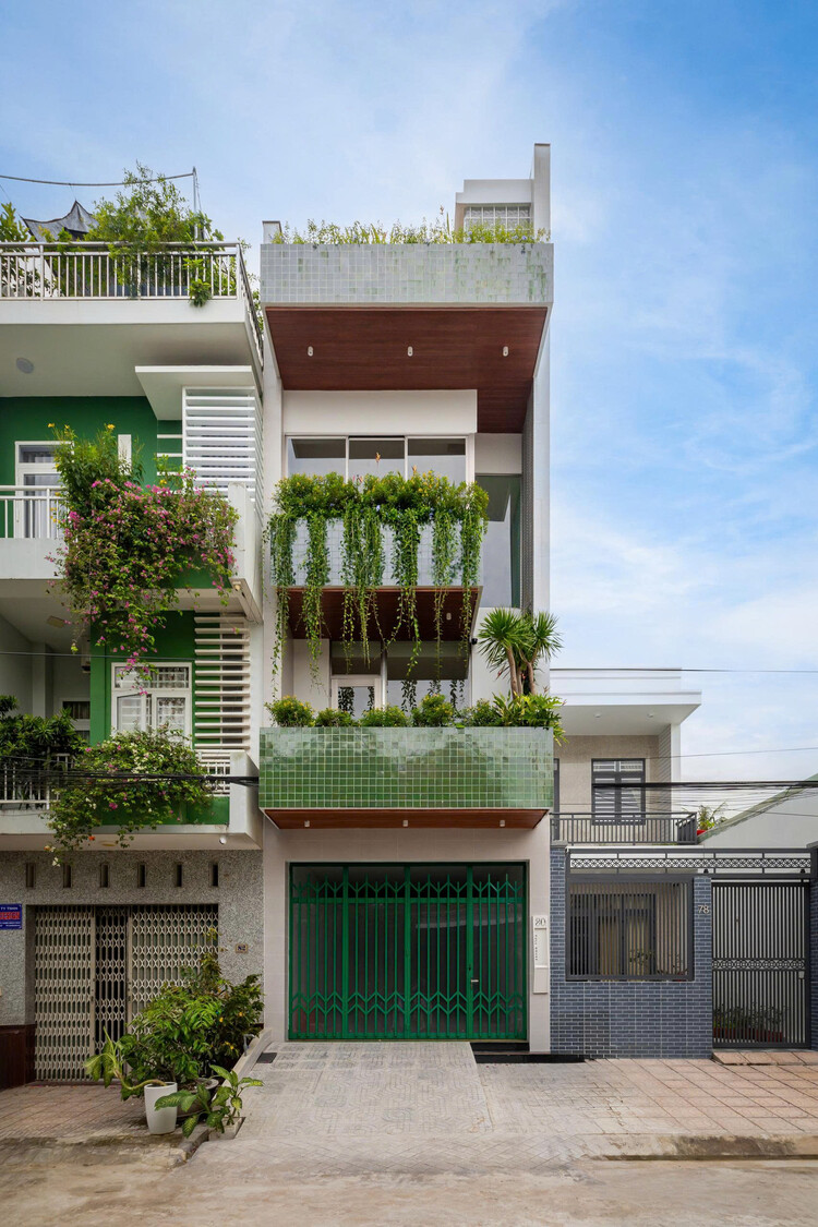 Calm Haven House / ADA Design & Build