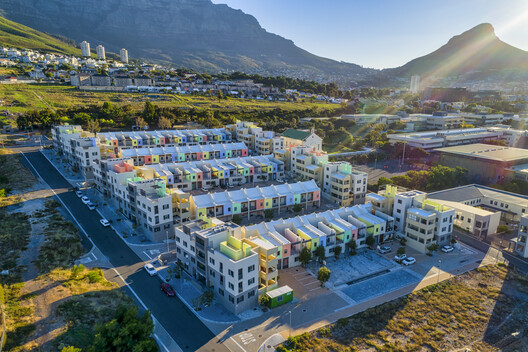 District Six Restitution Housing / Jakupa Architects and Urban Designers District Six Restitution Housing / Jakupa Architects and Urban Designers - Exterior Photography