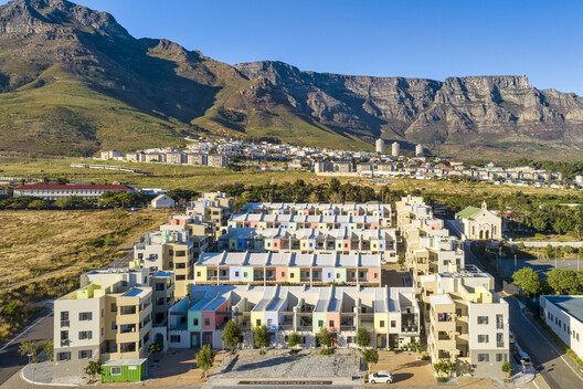 District Six Restitution Housing / Jakupa Architects and Urban Designers District Six Restitution Housing / Jakupa Architects and Urban Designers - Image 2 of 20