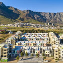 District Six 归还安置住宅 / Jakupa Architects and Urban Designers - 集合住宅