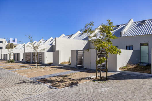 District Six Restitution Housing / Jakupa Architects and Urban Designers District Six Restitution Housing / Jakupa Architects and Urban Designers - Image 5 of 20