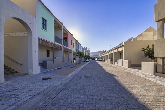 District Six Restitution Housing / Jakupa Architects and Urban Designers District Six Restitution Housing / Jakupa Architects and Urban Designers - Exterior Photography, Concrete