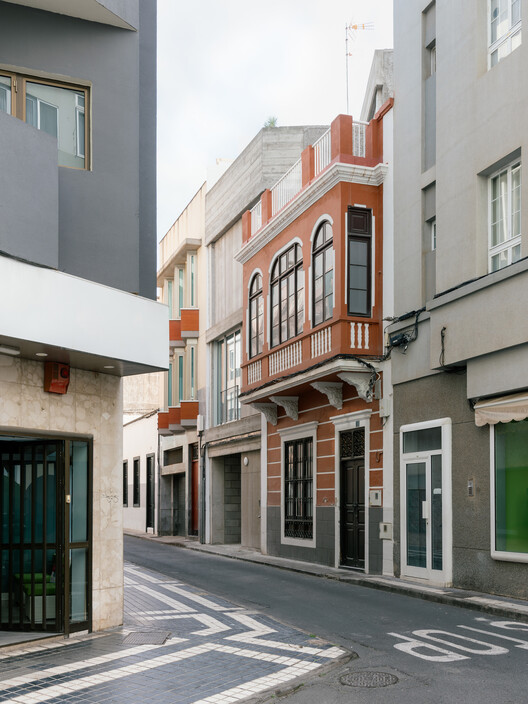 Casa Iriarte / SOCO Casa Iriarte / SOCO - Fotografia de Exterior, Porta, Balcão