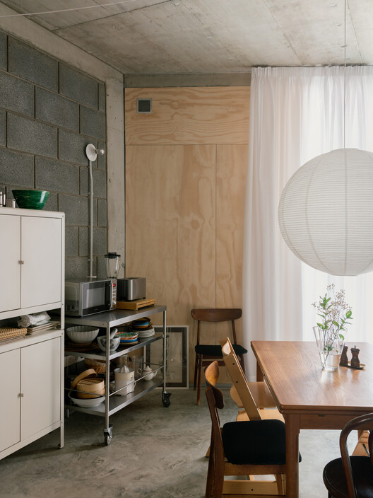 Casa Iriarte / SOCO Casa Iriarte / SOCO - Fotografia de Interiores, Cozinha, Madeira, Mesa, Iluminação, Cadeira