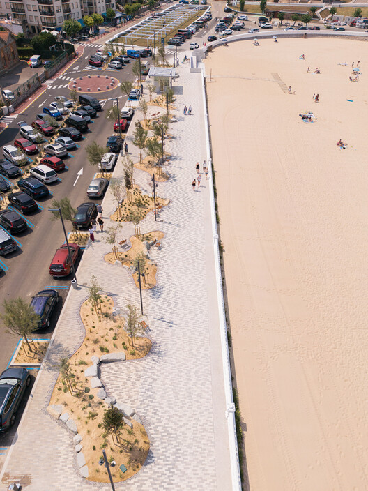 Passeio Marítimo de Comillas / Hector Navarro + ARKHITEKTON - Fotografia de Interiores, Costa