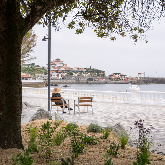 Passeio Marítimo de Comillas / Hector Navarro + ARKHITEKTON - Fotografia de Exterior, Costa