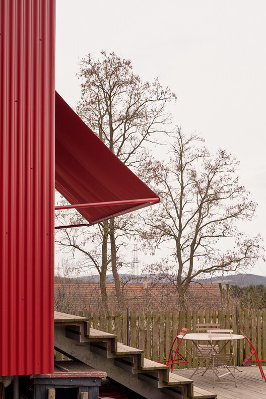 House With a Red Addition / Facha architekti House With a Red Addition / Facha architekti - Exterior Photography