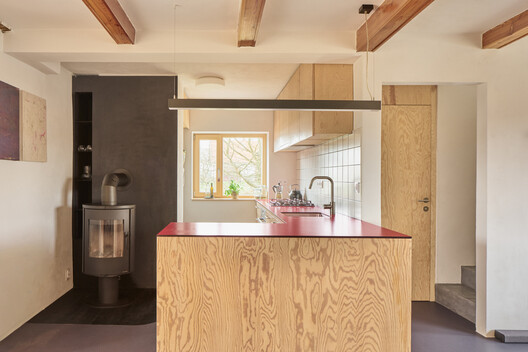 House With a Red Addition / Facha architekti House With a Red Addition / Facha architekti - Interior Photography, Kitchen, Wood, Countertop