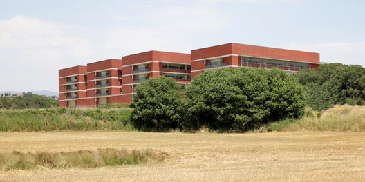 BIOKIT Laboratories / Pinearq + Bonell i Gil Arquitectes BIOKIT Laboratories / Pinearq + Bonell i Gil Arquitectes - Image 6 of 19