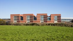 BIOKIT Laboratories / Pinearq + Bonell i Gil Arquitectes
