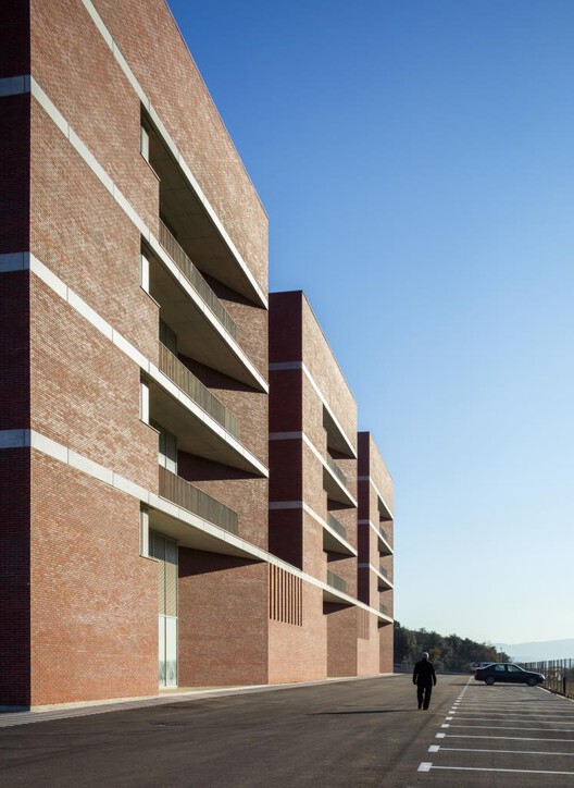 BIOKIT Laboratories / Pinearq + Bonell i Gil Arquitectes BIOKIT Laboratories / Pinearq + Bonell i Gil Arquitectes - Image 11 of 19