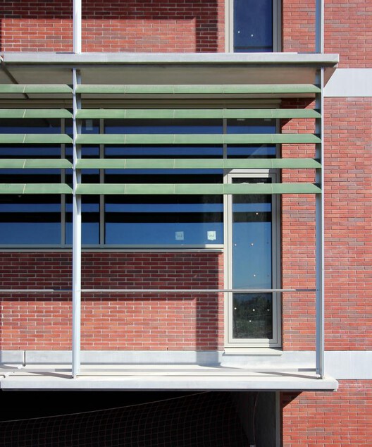 BIOKIT Laboratories / Pinearq + Bonell i Gil Arquitectes BIOKIT Laboratories / Pinearq + Bonell i Gil Arquitectes - Image 9 of 19