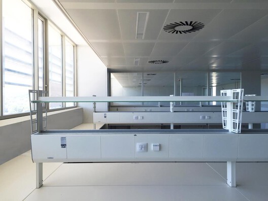 BIOKIT Laboratories / Pinearq + Bonell i Gil Arquitectes BIOKIT Laboratories / Pinearq + Bonell i Gil Arquitectes - Image 10 of 19