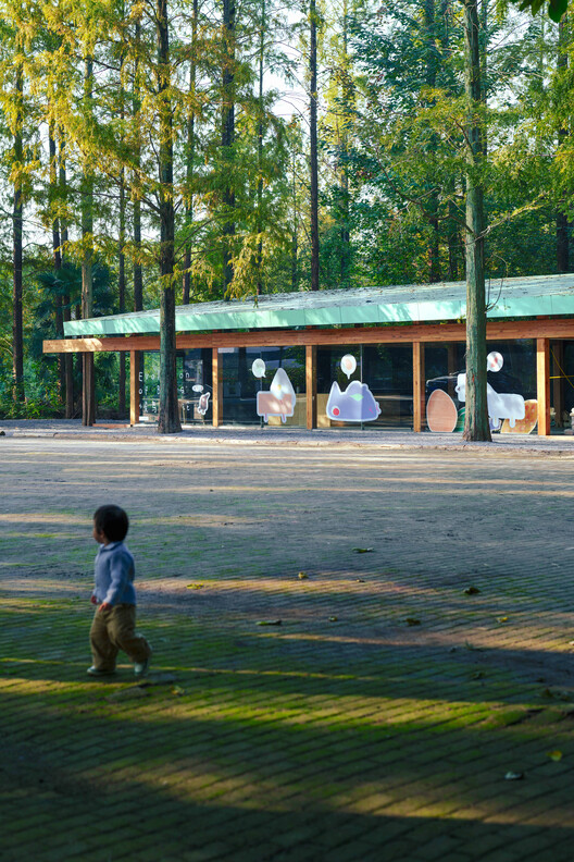Wiki World Forest Store / Wiki World Wiki World Forest Store / Wiki World - Fotografía exterior, Madera