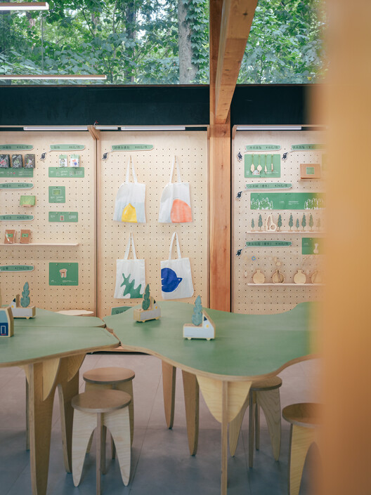 Wiki World Forest Store / Wiki World Wiki World Forest Store / Wiki World - Fotografía interior, Comedor