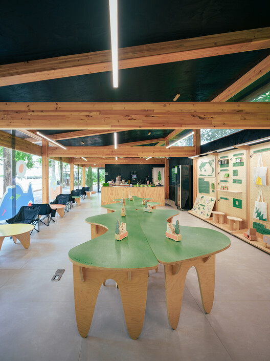 Wiki World Forest Store / Wiki World Wiki World Forest Store / Wiki World - Fotografía interior, Comedor, Madera