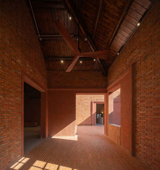Yanqing Li Commercial Renovation / Mix Architecture - Interior Photography, Wood, Brick