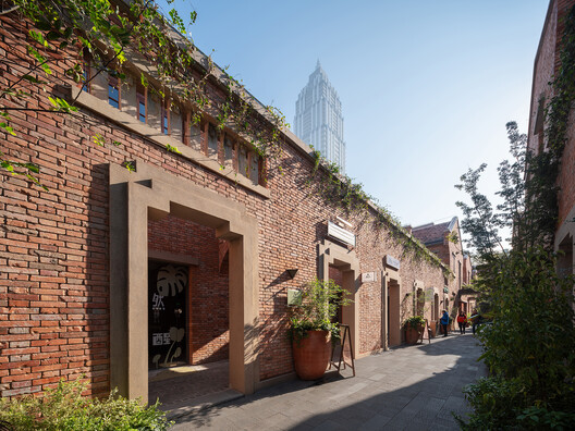 Yanqing Li Commercial Renovation / Mix Architecture - Exterior Photography, Brick, Courtyard