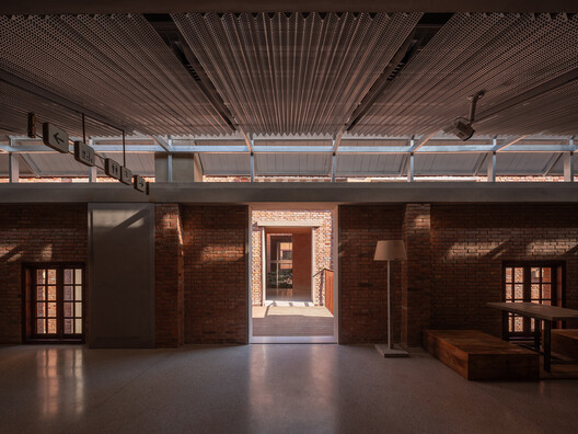 Yanqing Li Commercial Renovation / Mix Architecture - Interior Photography, Brick, Beam