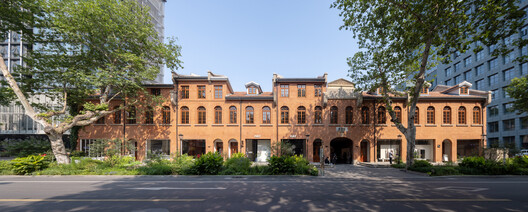 Yanqing Li Commercial Renovation / Mix Architecture - Image 2 of 41