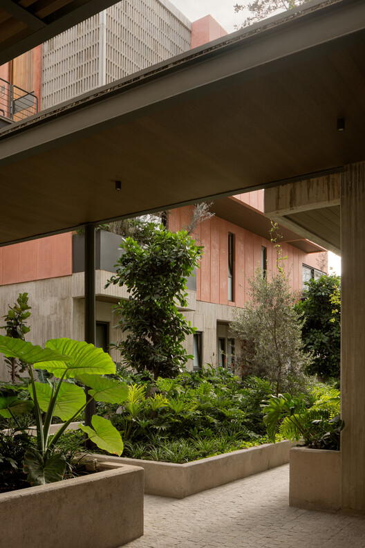 ZAYMA Residential Development / 0studio Arquitectura ZAYMA Residential Development / 0studio Arquitectura - Interior Photography, Balcony, Courtyard