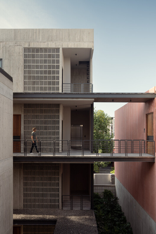 ZAYMA Residential Development / 0studio Arquitectura ZAYMA Residential Development / 0studio Arquitectura - Interior Photography, Kitchen, Balcony, Concrete