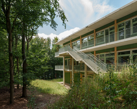Wilnsdorf Primary School and Sports Hall / BUERO BB Wilnsdorf Primary School and Sports Hall / BUERO BB - Image 2 of 43