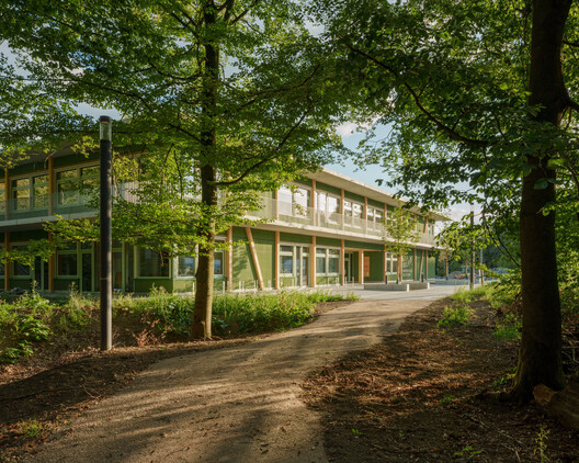 Wilnsdorf Primary School and Sports Hall / BUERO BB Wilnsdorf Primary School and Sports Hall / BUERO BB - Exterior Photography