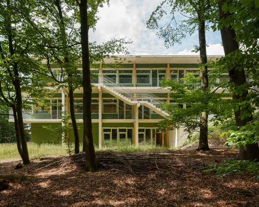 Wilnsdorf Primary School and Sports Hall / BUERO BB Wilnsdorf Primary School and Sports Hall / BUERO BB - Exterior Photography, Wood
