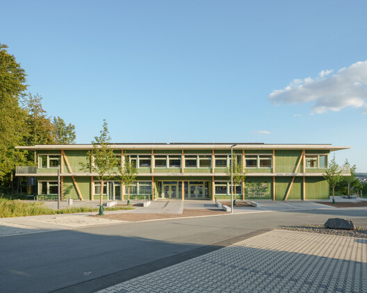 Wilnsdorf Primary School and Sports Hall / BUERO BB Wilnsdorf Primary School and Sports Hall / BUERO BB - Exterior Photography