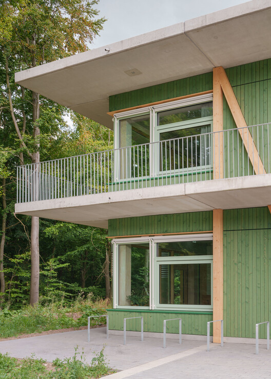 Wilnsdorf Primary School and Sports Hall / BUERO BB Wilnsdorf Primary School and Sports Hall / BUERO BB - Interior Photography, Wood, Balcony