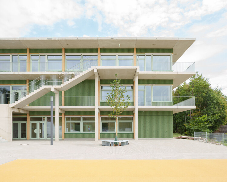 Wilnsdorf Primary School and Sports Hall / BUERO BB - More Images