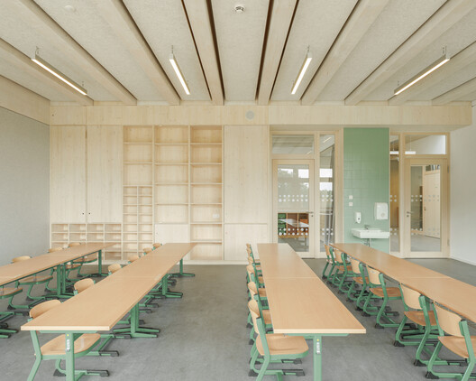 Wilnsdorf Primary School and Sports Hall / BUERO BB Wilnsdorf Primary School and Sports Hall / BUERO BB - Interior Photography, Dining room, Wood