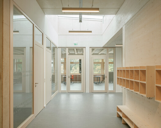 Wilnsdorf Primary School and Sports Hall / BUERO BB Wilnsdorf Primary School and Sports Hall / BUERO BB - Interior Photography, Wood, Glass