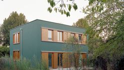 Two Multi-Family Housing Units / Aplomb