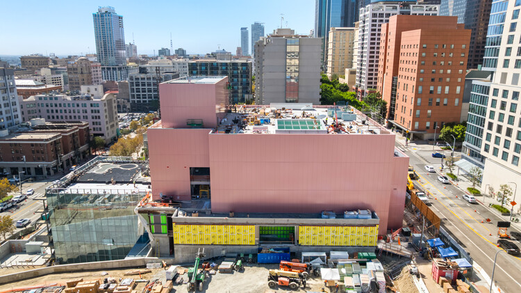 Frank Gehry’s New Colburn School Concert Hall to Open on September 25, 2027 - More Images