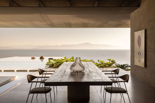 Building the View: 4 Brazilian Houses Framing the Sea Building the View: 4 Brazilian Houses Framing the Sea - Image 8 of 23