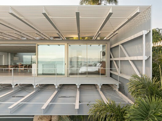 Building the View: 4 Brazilian Houses Framing the Sea Building the View: 4 Brazilian Houses Framing the Sea - Image 10 of 23