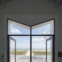 Construir la vista: 4 casas brasileñas que enmarcan el mar - Image 3 of 4