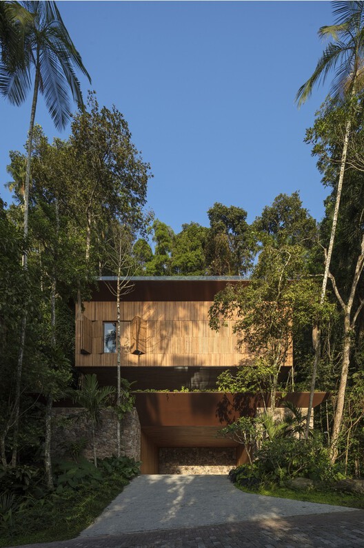 Building the View: 4 Brazilian Houses Framing the Sea Building the View: 4 Brazilian Houses Framing the Sea - Image 17 of 23